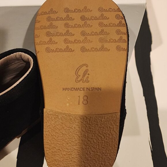 Cucada by Eli Black Suede Baby Booties - Size 18, New in Box - Picture 4 of 4